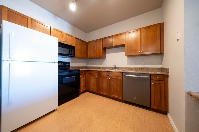 Foto del edificio - 13560 Technology Dr.