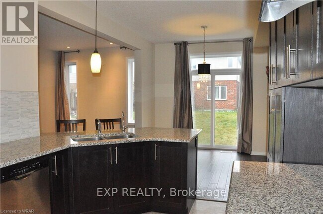 Building Photo - 414 Bamberg Crescent