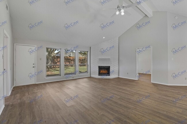 Building Photo - Stunning 4/2/2 in Plano!
