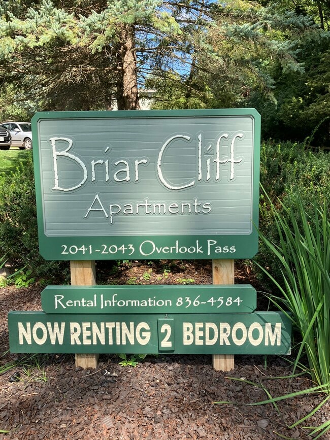 Building Photo - Briar Cliff Apartments