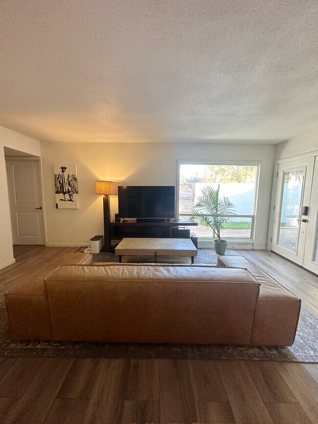 Living room - 7205 Grand Canyon Dr
