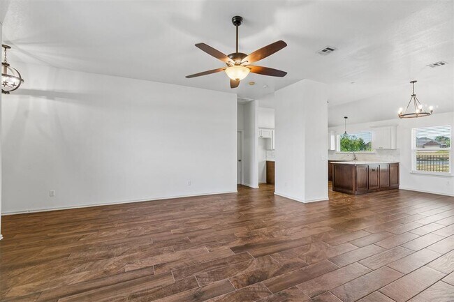 Building Photo - 15921 Katie Ridge Dr
