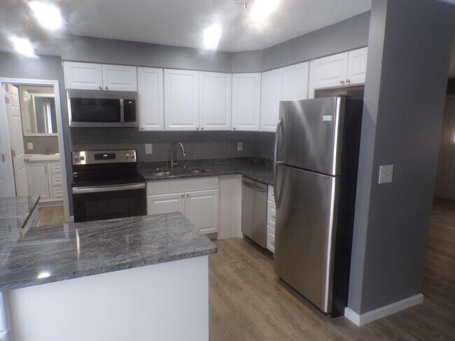 Building Photo - 665 Langs Dr