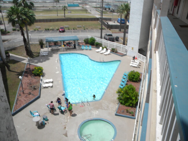 Foto del edificio - 3938 Surfside Blvd