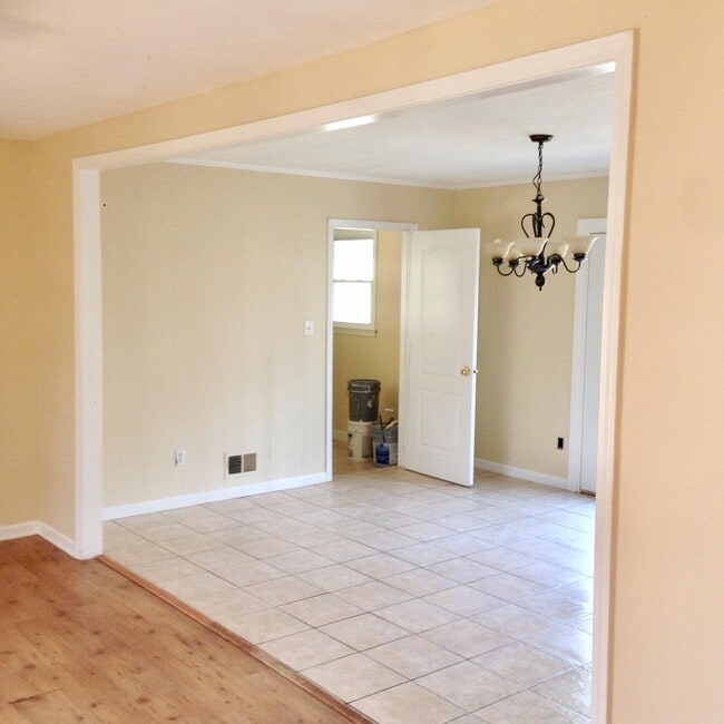 Building Photo - 2814 Bomar Road