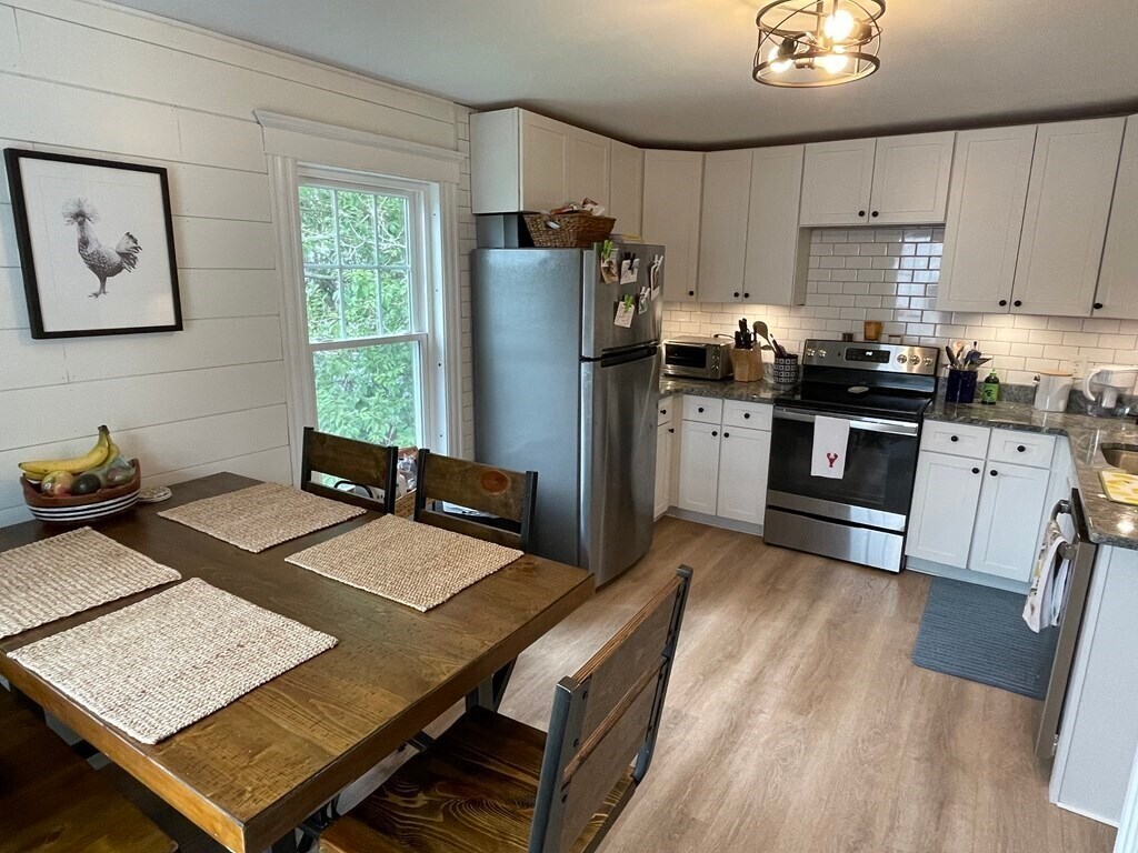 173 Loring Ave Unit 2, Salem, MA 01970 Apartment for Rent in Salem