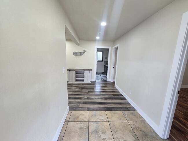 Foto del edificio - 1332 Heather Ln