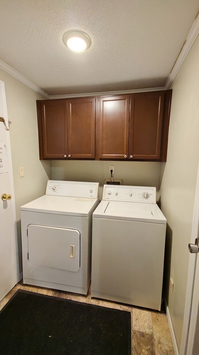 Building Photo - 3738 Vickery Dr