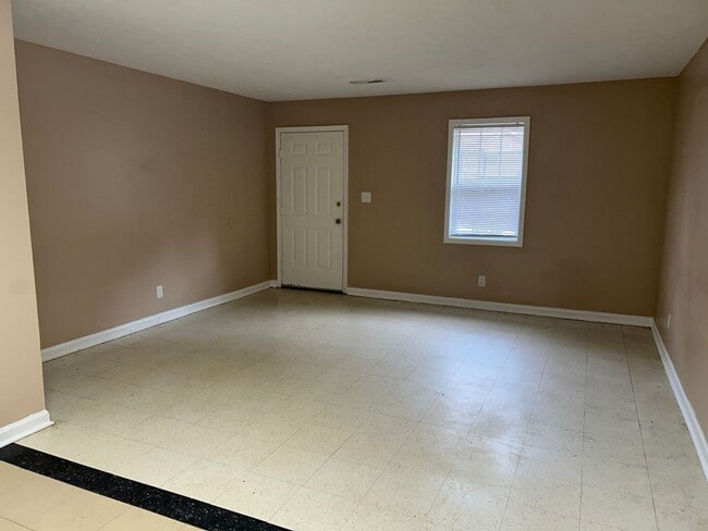 Foto del edificio - 12 Tina Dr