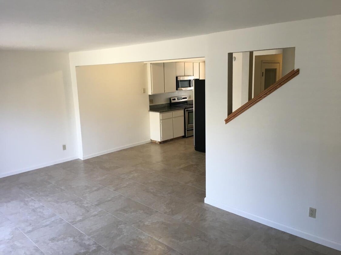 525 Peerless Way Unit 13, Tracy, CA 95376 Condo for Rent in Tracy, CA