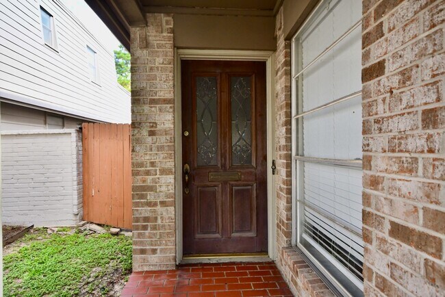 Foto del edificio - 4404 Basswood Ln
