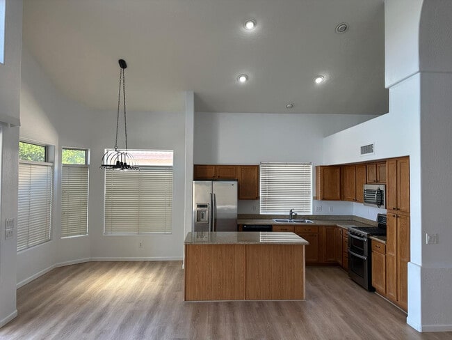 Foto del edificio - 2665 N 137th Ave