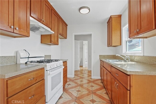 Building Photo - 3569 Mulford Ave