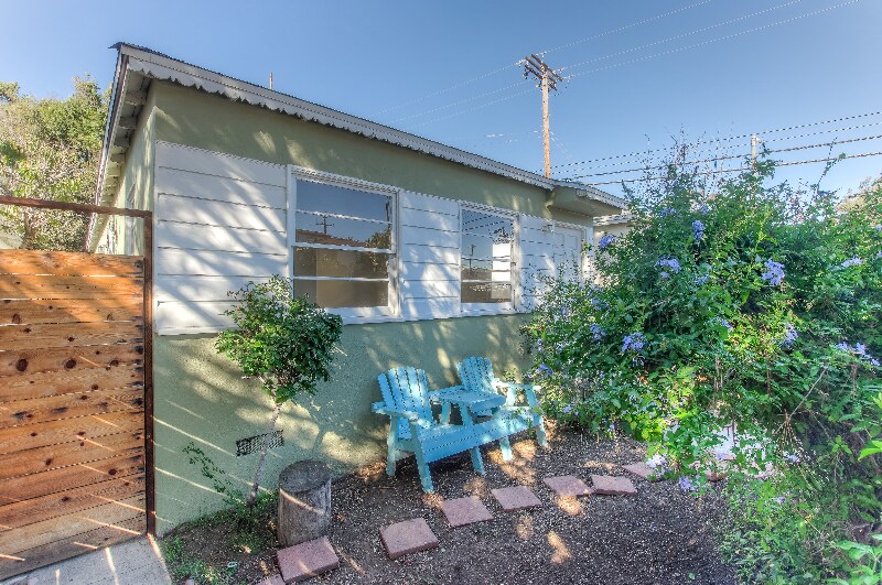 Primary Photo - 329 Venice Way