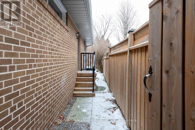 Photo du bâtiment - 3 Minorca Pl