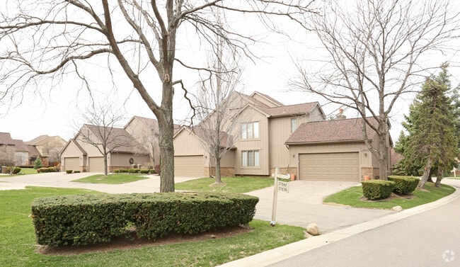 Building Photo - Greenfield Villas