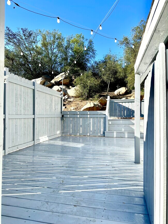 Foto del edificio - 38374 Rainbow Heights Pl