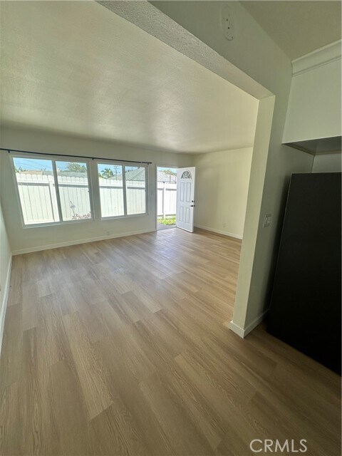 Foto del edificio - 4555 W 165th St