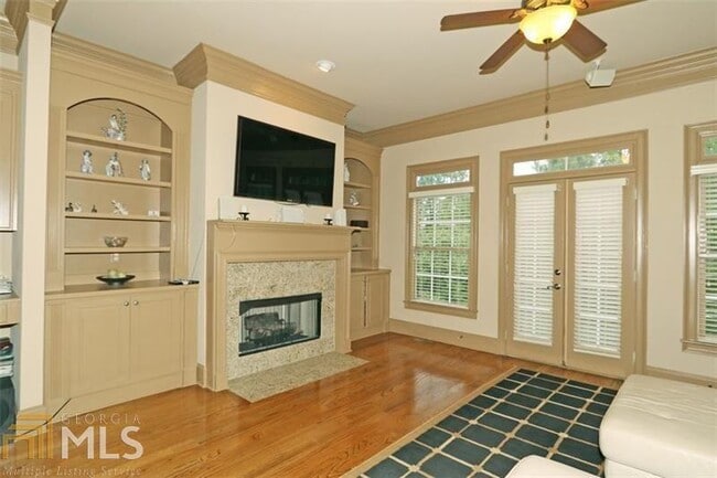Building Photo - 956 Persimmon Point NE