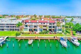 Building Photo - 557 Pinellas Bayway S
