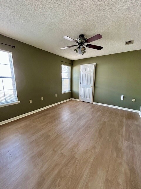 Foto del edificio - 3818 Pondside Cir