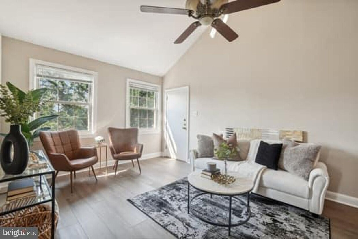 Foto principal - 2507 Arlington Blvd