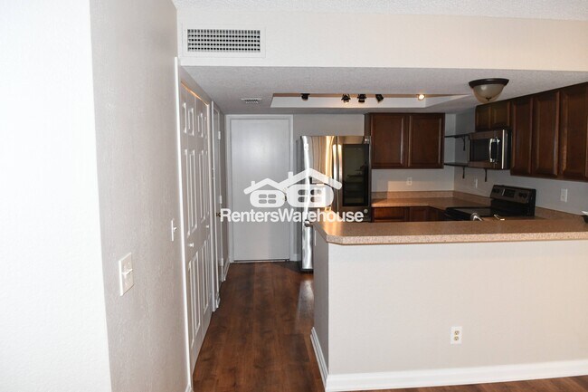 Building Photo - 1502 N Central Dr
