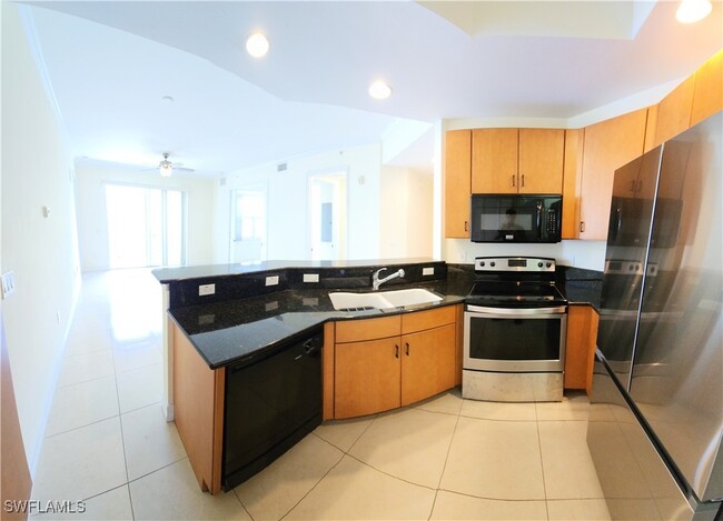 Foto del edificio - 4420 Bonita Beach Walk Dr