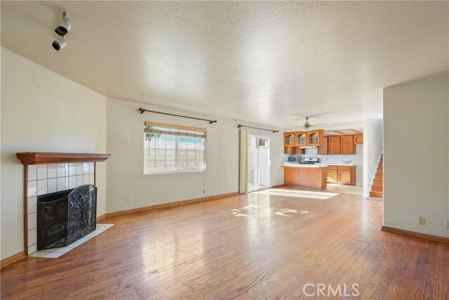 Foto del edificio - 4438 W 165th St