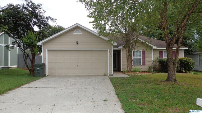 Building Photo - 114 N W Sugar Bluff Ln