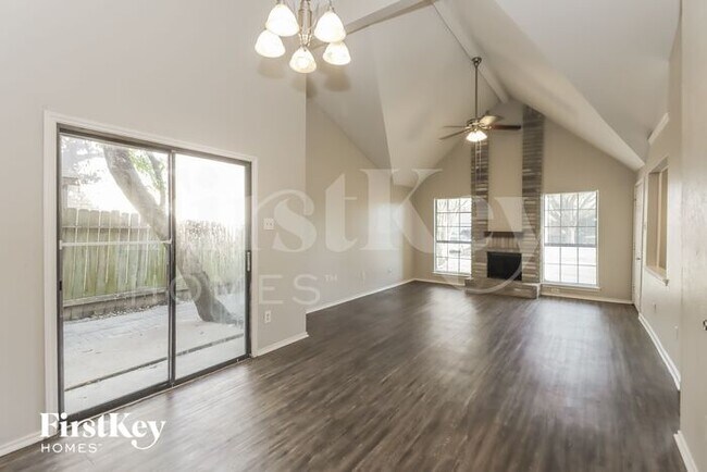 Foto del edificio - 16914 Kilwinning Dr