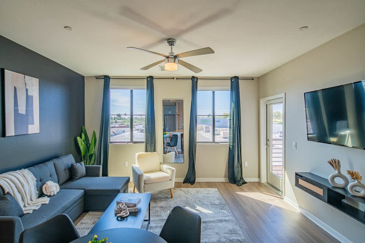 Foto principal - 777 E Stella Ln