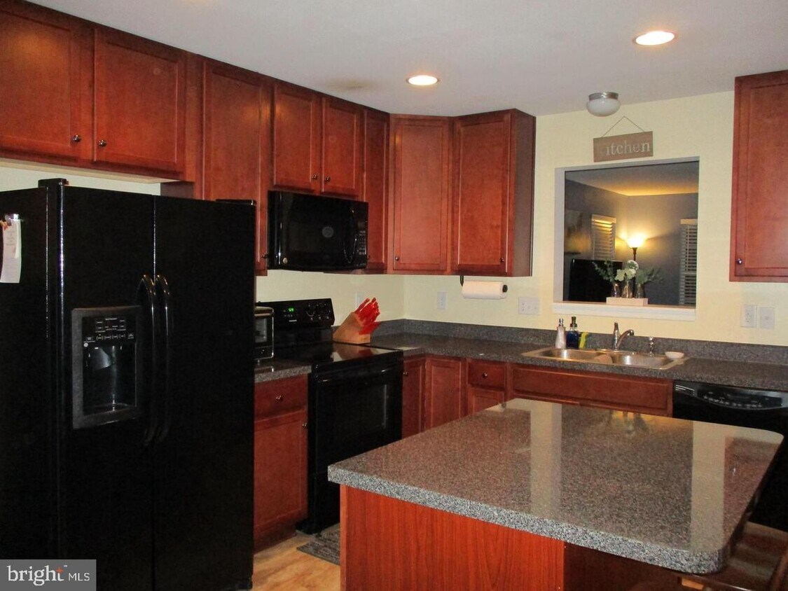 65 Ct, Hedgesville, WV 25427 Townhome Rentals in Hedgesville