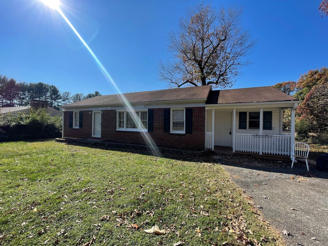 Primary Photo - Lovely Brick Ranch Home