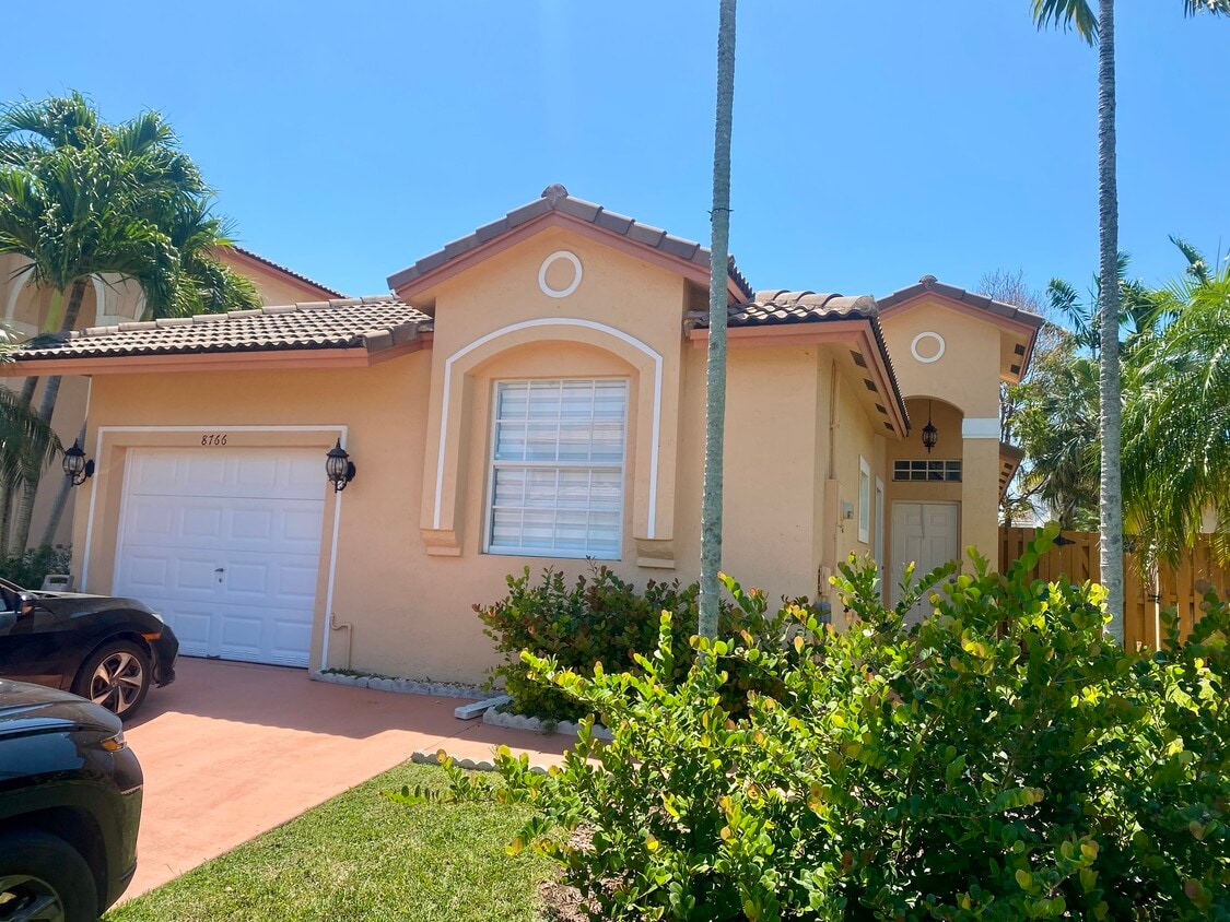 Primary Photo - 8766 SW 213th Ter