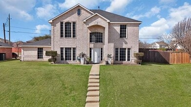Building Photo - 745 Woodridge Dr
