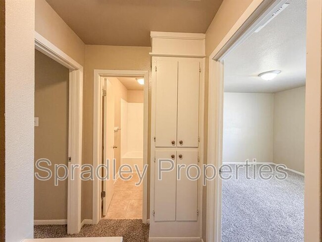 Building Photo - 1023 N Wall St