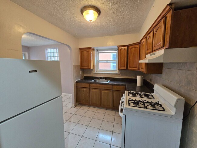 Building Photo - 2928 Bouck Ave