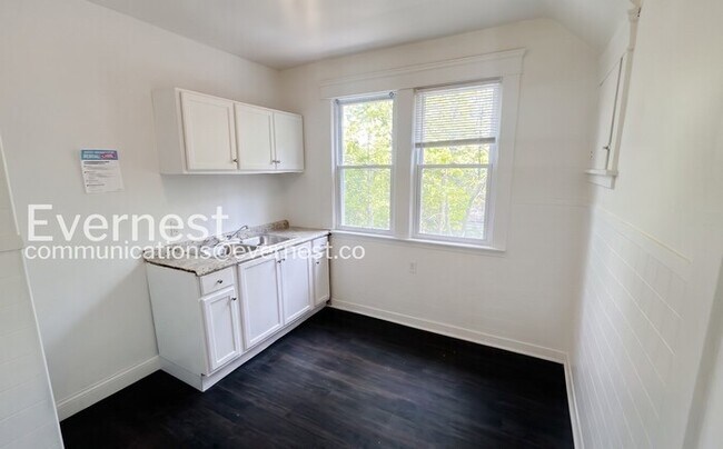 Foto del edificio - 3353 E 132nd St