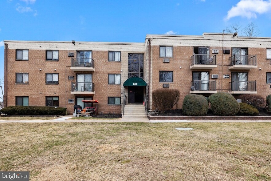 Photo - 1575 W Street Road Unit 818