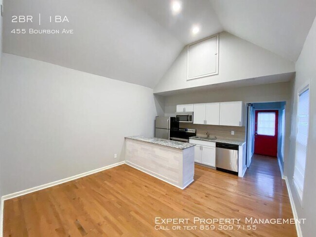 Building Photo - 455 Bourbon Ave