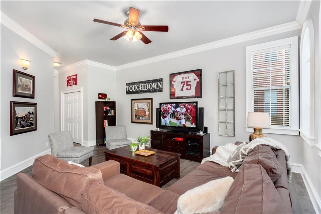 Foto principal - 340 Campbell Ave