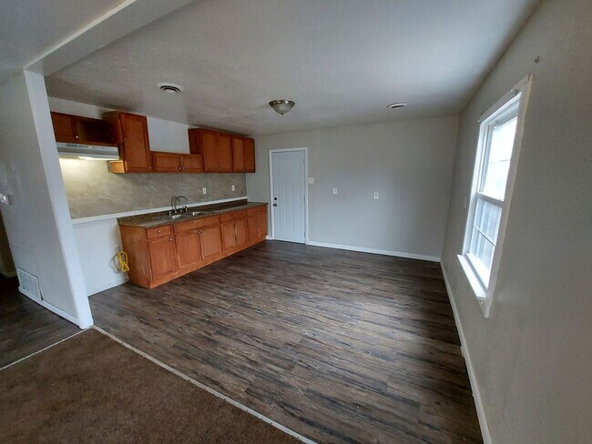 Building Photo - 610 Saint Monica