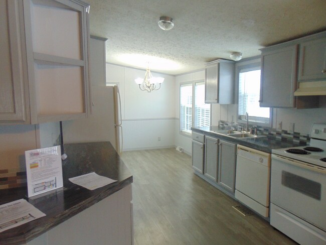 Building Photo - 3814 Longfore Dr