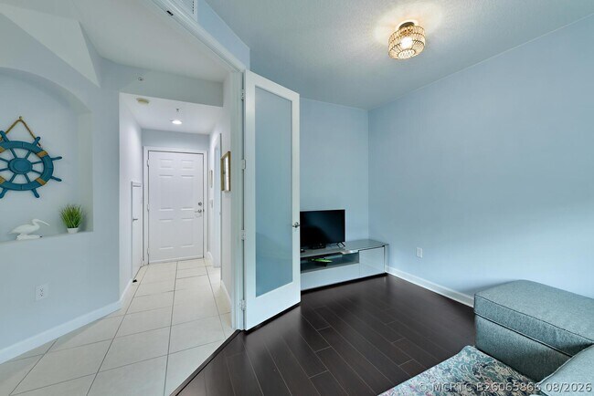 Foto del edificio - 2570 Gardens Pkwy