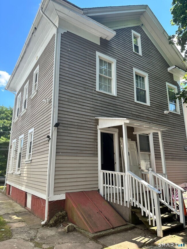 Building Photo - 189 Putnam St