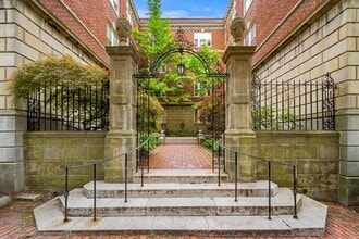 Building Photo - 4 Washington Ave