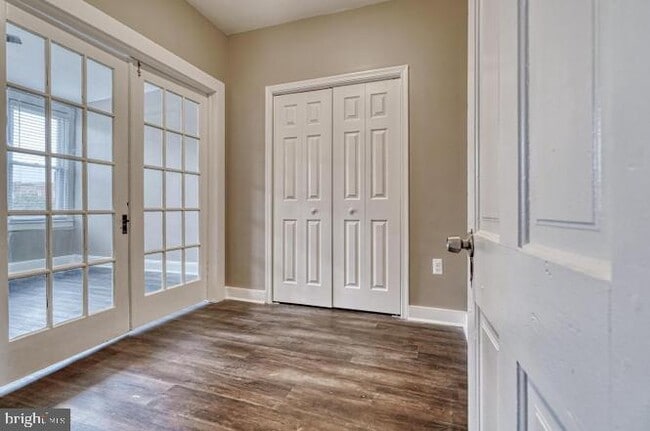 Building Photo - 1503 S Charles St