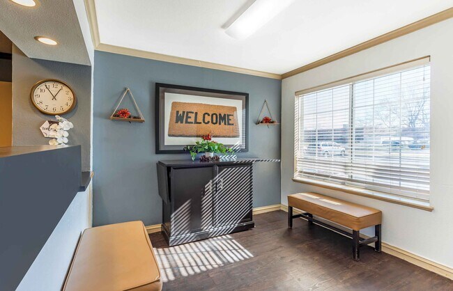 Foto del edificio - Furnished Studio-Chicago - Naperville - East