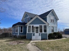 Building Photo - 317 Lake Ave